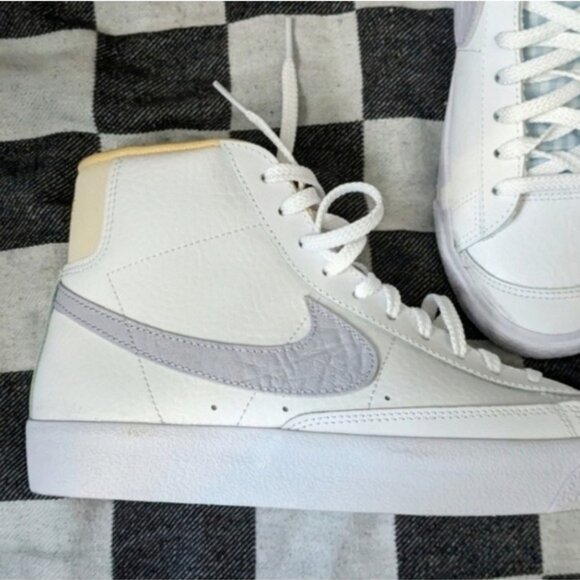 Nike Blazer Mid '77  7 Youth White Oxygen Purple Coconut Milk Easter Gf 112025 - Picture 3 of 10